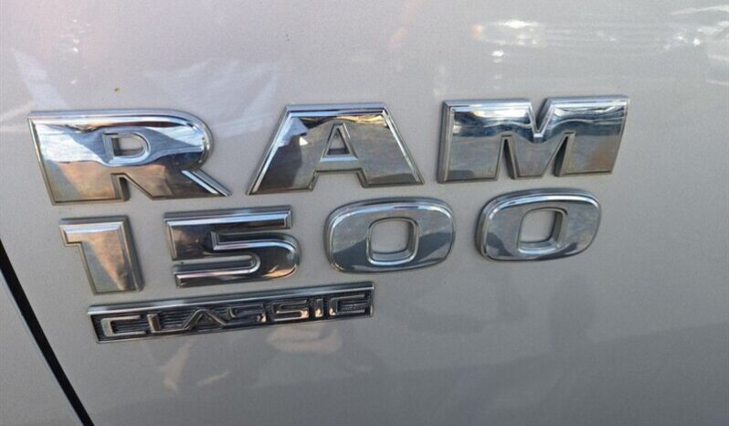 
								2019 RAM 1500 Classic Express full									