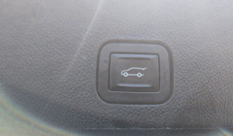 
								2016 Cadillac SRX Performance full									