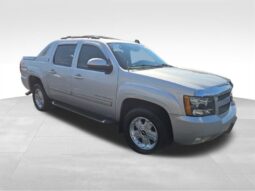 
										2013 Chevrolet Avalanche LT full									