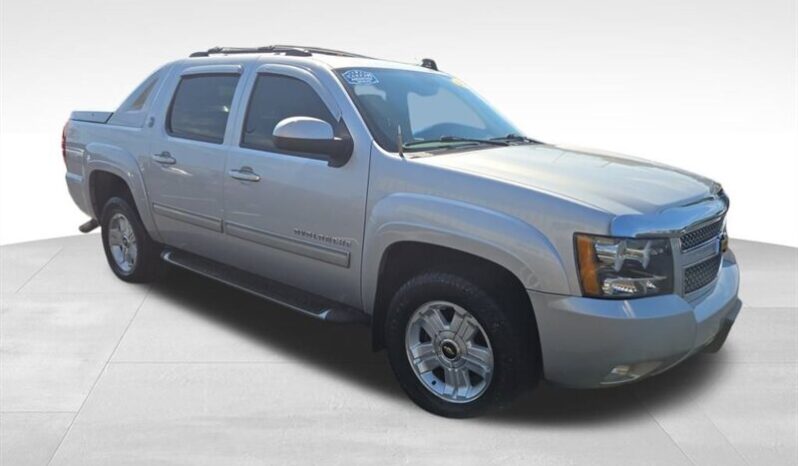 
								2013 Chevrolet Avalanche LT full									