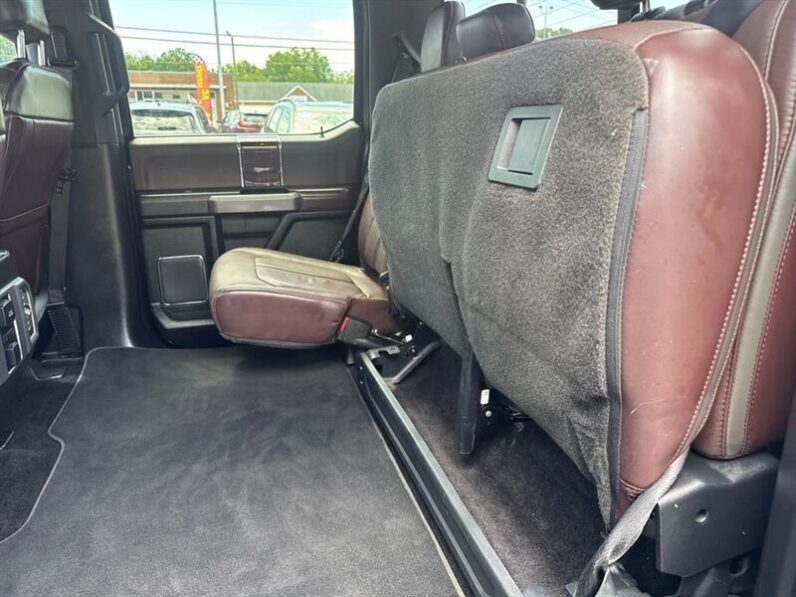 
								2015 Ford F-150 Platinum full									