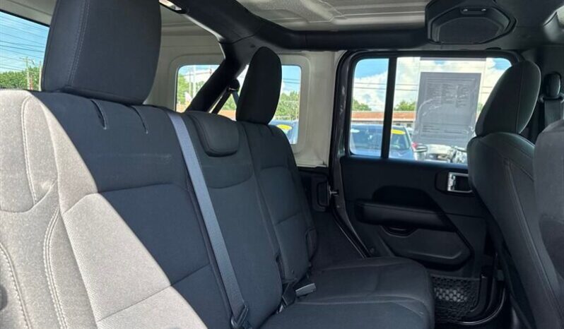 
								2018 Jeep Wrangler Unlimited Unlimited Sahara full									
