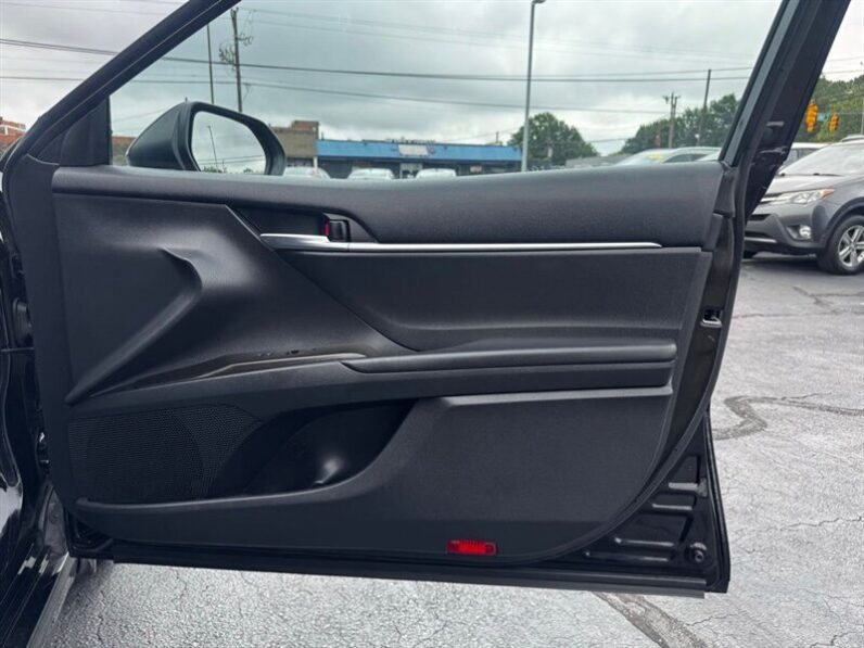 
								2022 Toyota Camry SE Nightshade full									
