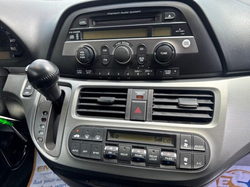 
								2005 Honda Odyssey Touring full									