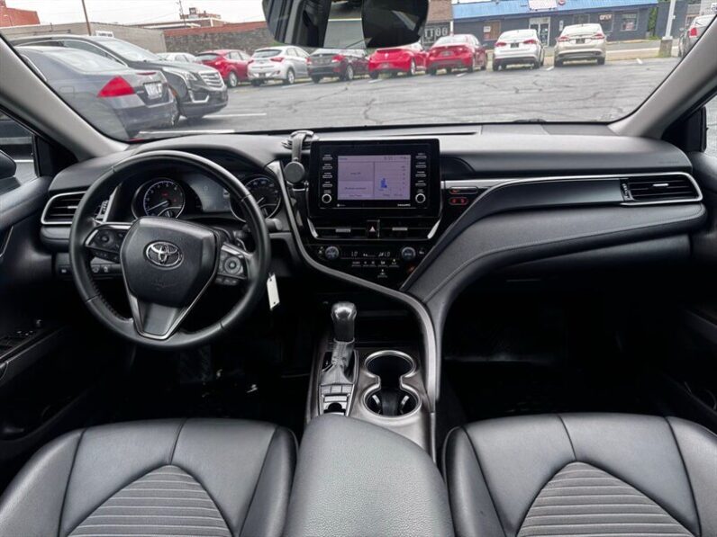 
								2022 Toyota Camry SE Nightshade full									
