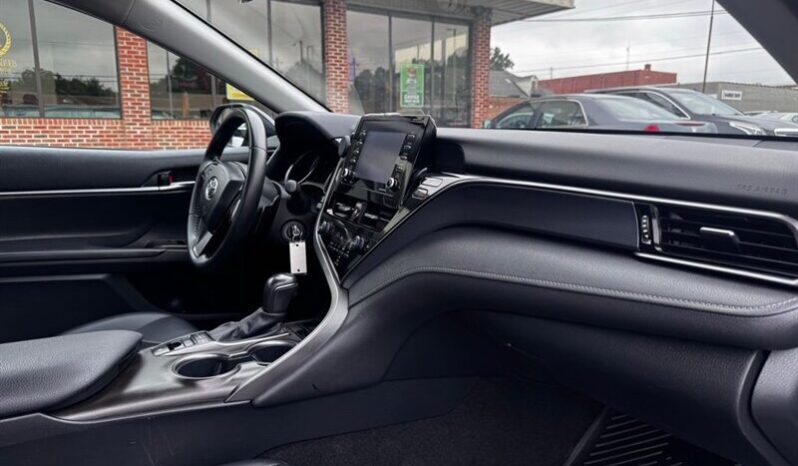 
								2022 Toyota Camry SE Nightshade full									