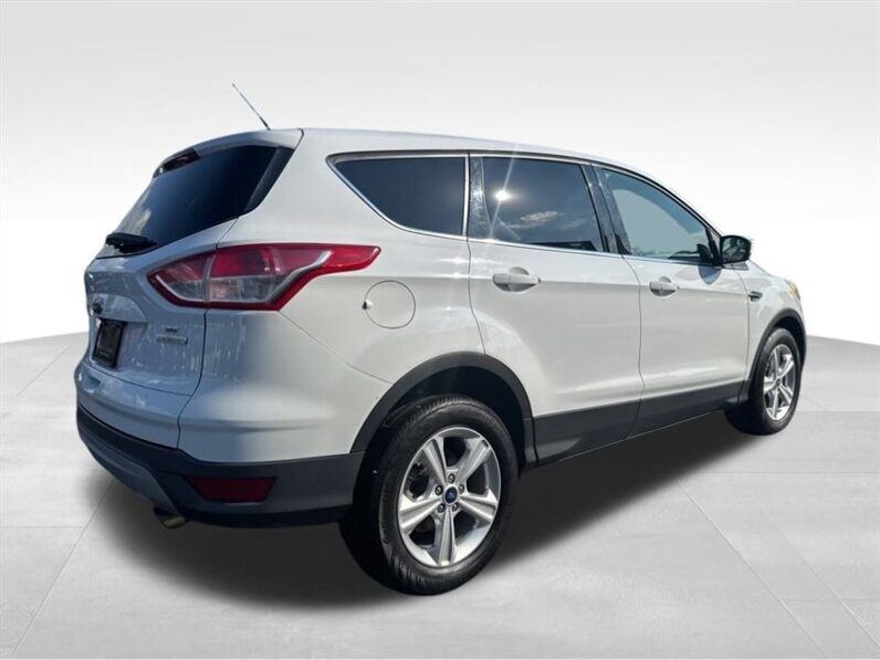 
								2014 Ford Escape SE full									