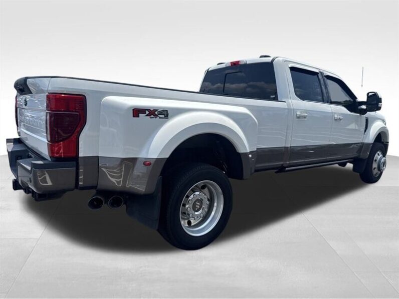 
								2022 Ford F-450 Super Duty King Ranch DRW full									