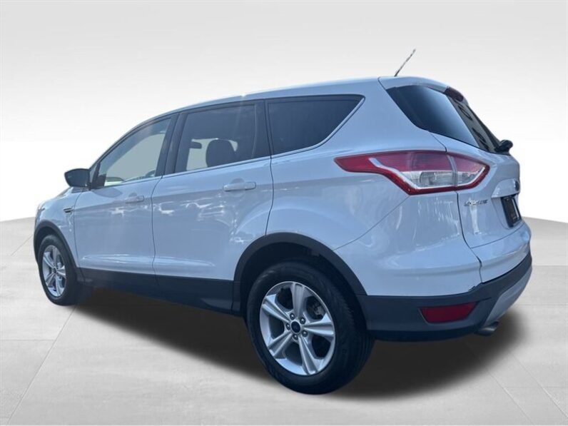 
								2014 Ford Escape SE full									