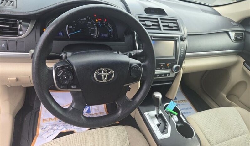
								2013 Toyota Camry LE full									