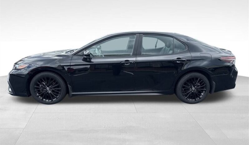 
								2022 Toyota Camry SE Nightshade full									