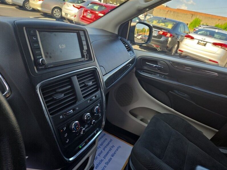 
								2019 Dodge Grand Caravan SE full									