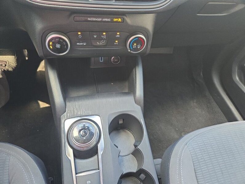 
								2020 Ford Escape S full									