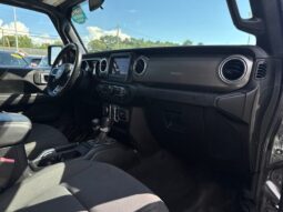 
										2018 Jeep Wrangler Unlimited Unlimited Sahara full									