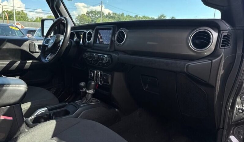 
								2018 Jeep Wrangler Unlimited Unlimited Sahara full									