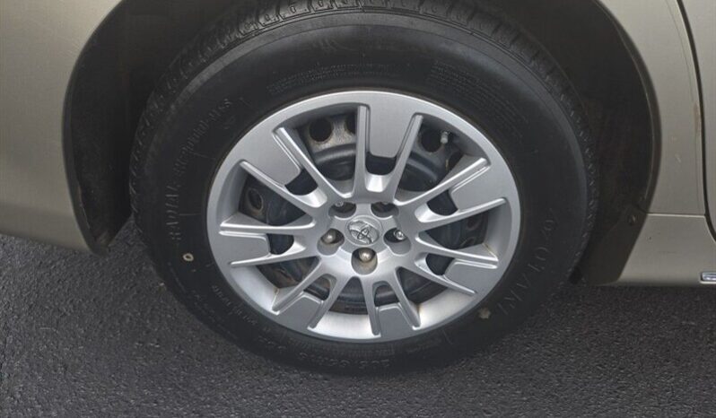 
								2013 Toyota Camry LE full									