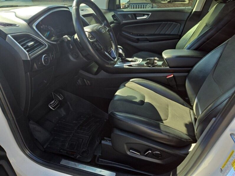
								2016 Ford Edge Sport full									