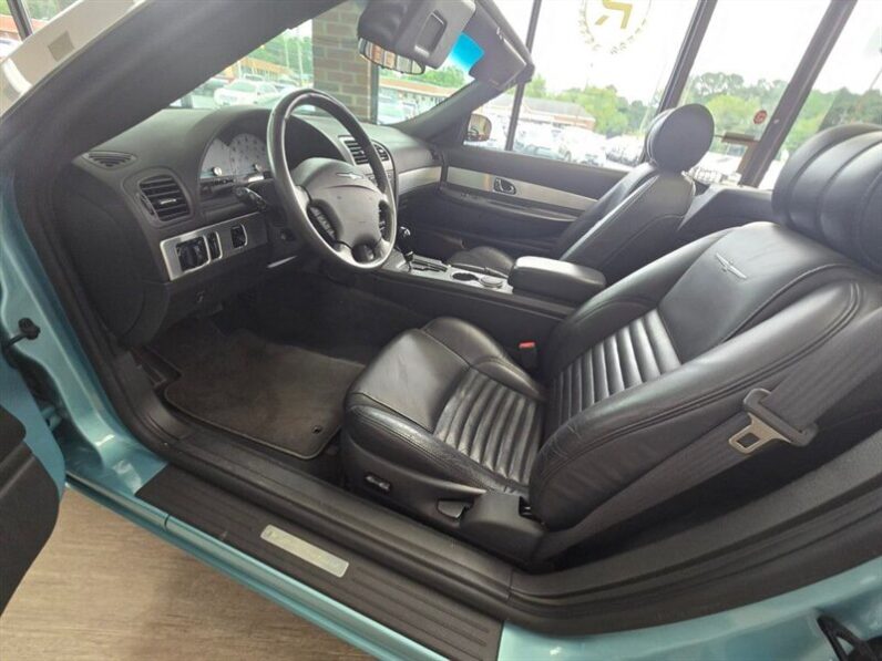 
								2002 Ford Thunderbird Base full									
