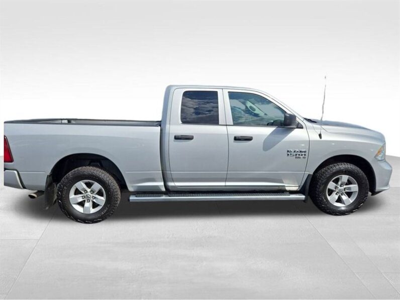 
								2019 RAM 1500 Classic Express full									