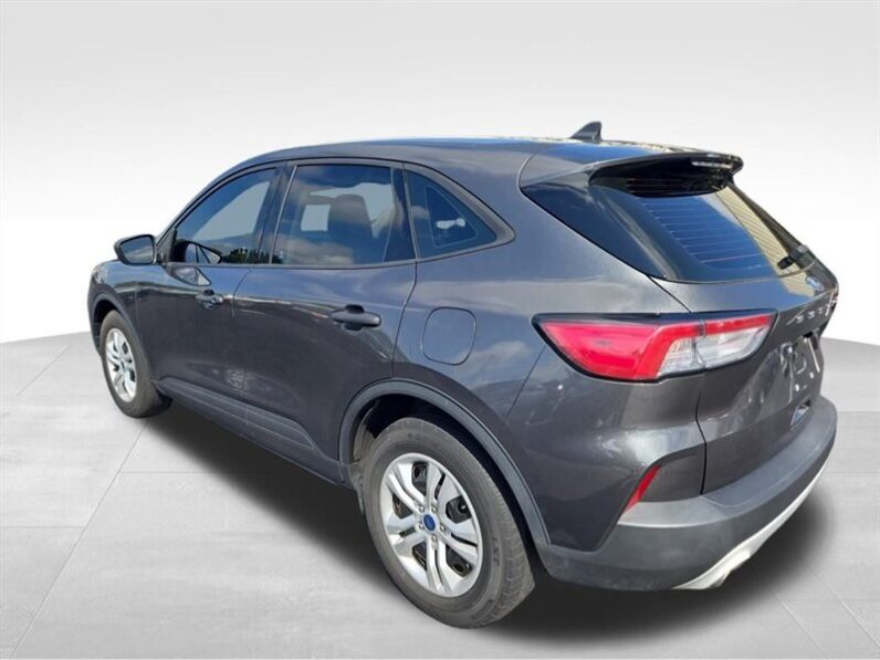 
								2020 Ford Escape S full									