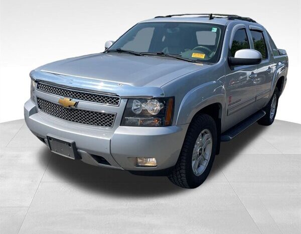 
								2013 Chevrolet Avalanche LT full									