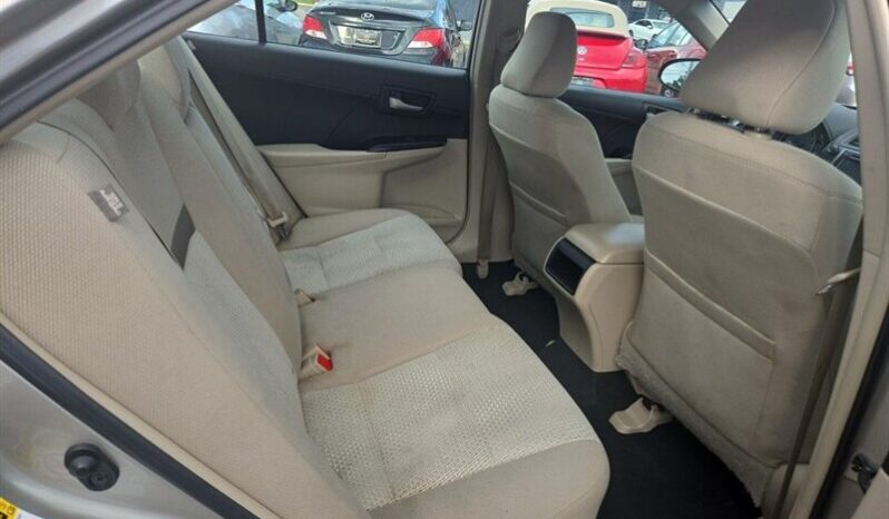 
								2013 Toyota Camry LE full									