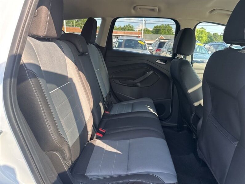 
								2014 Ford Escape SE full									