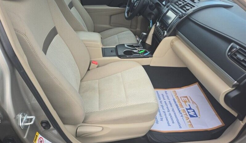 
								2013 Toyota Camry LE full									