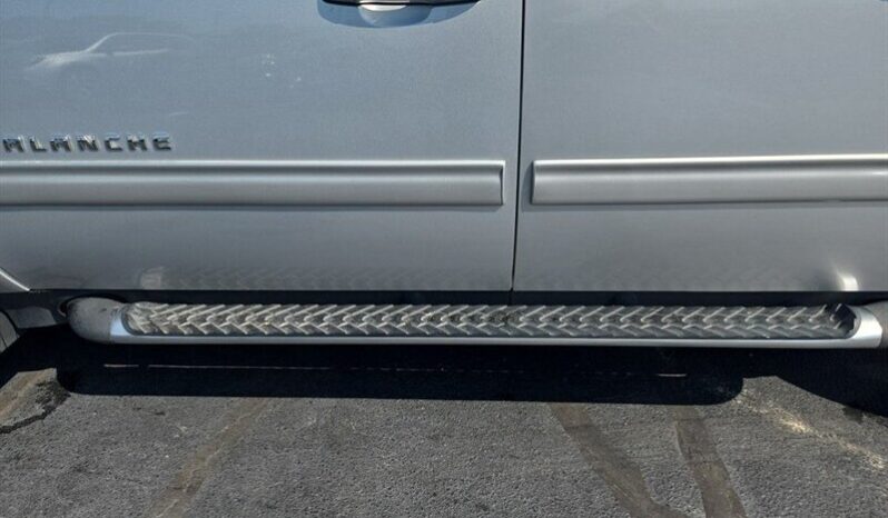 
								2013 Chevrolet Avalanche LT full									
