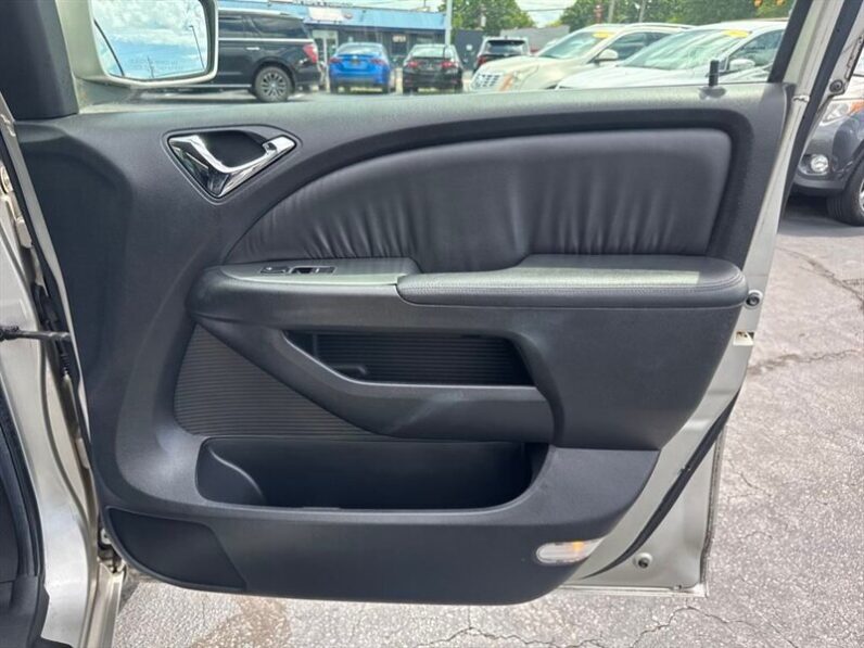 
								2005 Honda Odyssey Touring full									