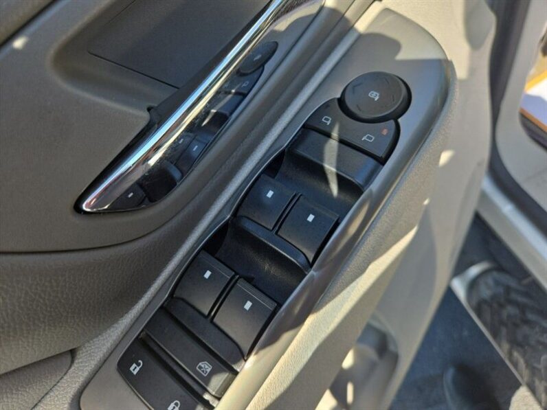 
								2013 Chevrolet Avalanche LT full									