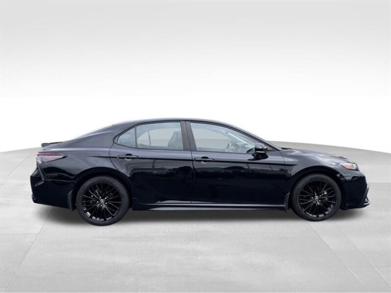 
								2022 Toyota Camry SE Nightshade full									