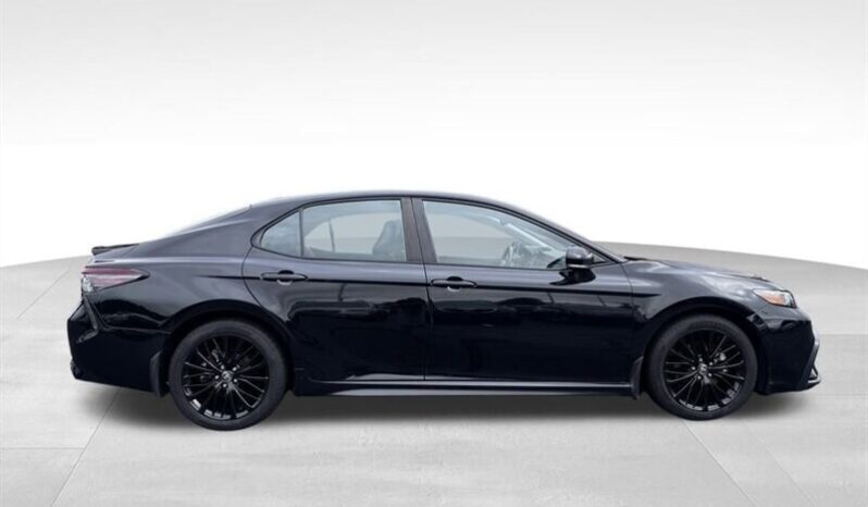 
								2022 Toyota Camry SE Nightshade full									