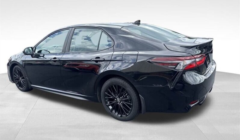 
								2022 Toyota Camry SE Nightshade full									
