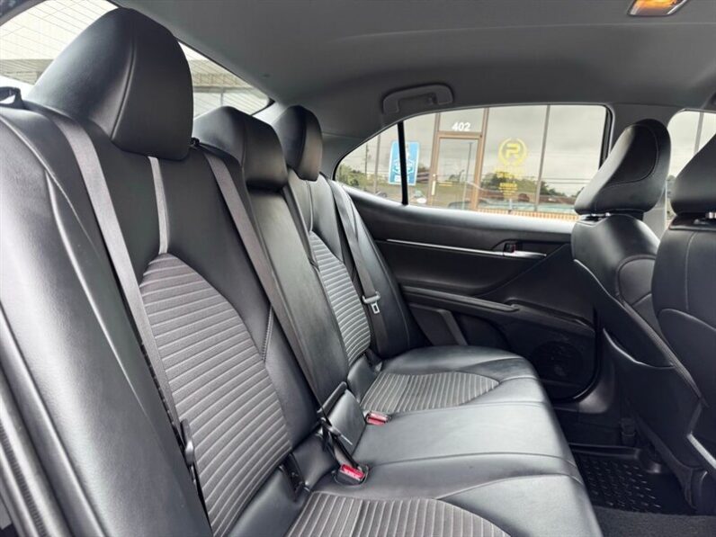 
								2022 Toyota Camry SE Nightshade full									