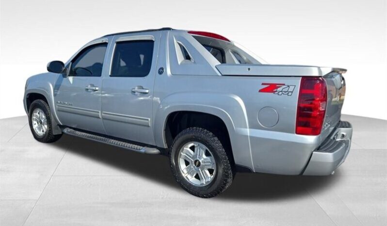 
								2013 Chevrolet Avalanche LT full									