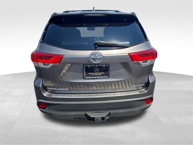 
								2017 Toyota Highlander XLE full									