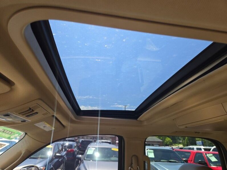 
								2012 Cadillac Escalade Luxury full									