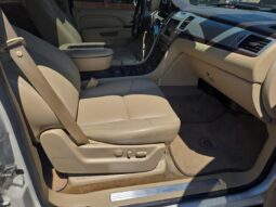 
										2012 Cadillac Escalade Luxury full									