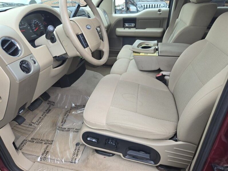 
								2005 Ford F-150 XLT full									