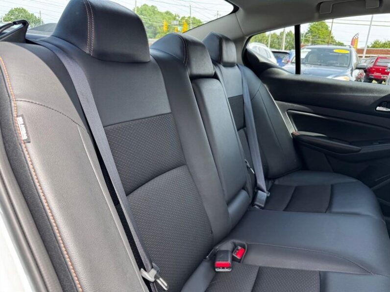 
								2022 Nissan Altima 2.5 SR full									