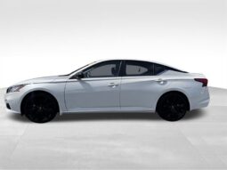 
										2022 Nissan Altima 2.5 SR full									