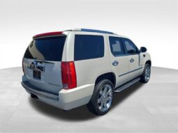 
										2012 Cadillac Escalade Luxury full									