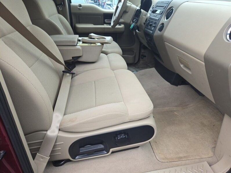 
								2005 Ford F-150 XLT full									