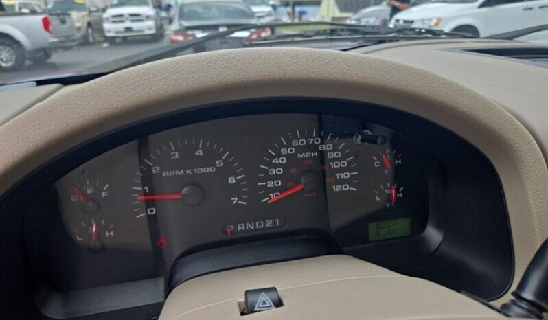 
								2005 Ford F-150 XLT full									
