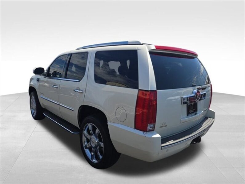 
								2012 Cadillac Escalade Luxury full									