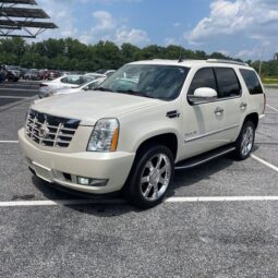 
										2012 Cadillac Escalade Luxury full									