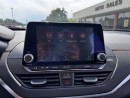 
										2022 Nissan Altima 2.5 SR full									