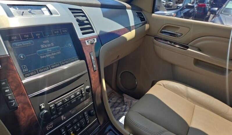 
								2012 Cadillac Escalade Luxury full									