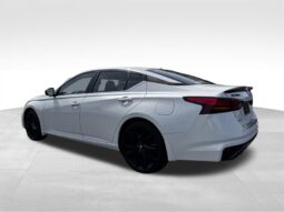 
										2022 Nissan Altima 2.5 SR full									